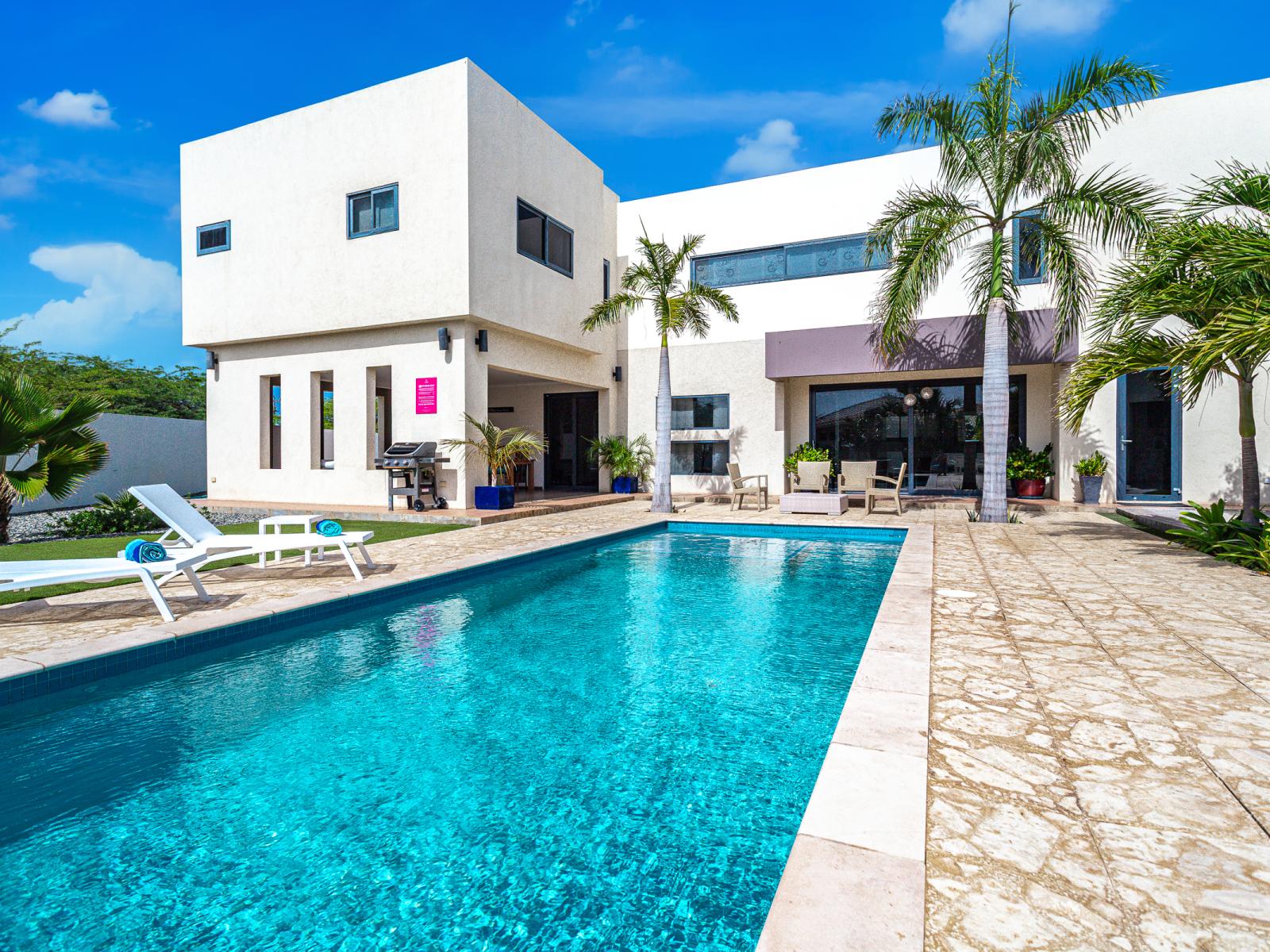 Modern Villa with private pool in Noord Aruba Near Beaches - Impressive design - Elegantly blending tradition and modernity in its design - Charming atmosphere