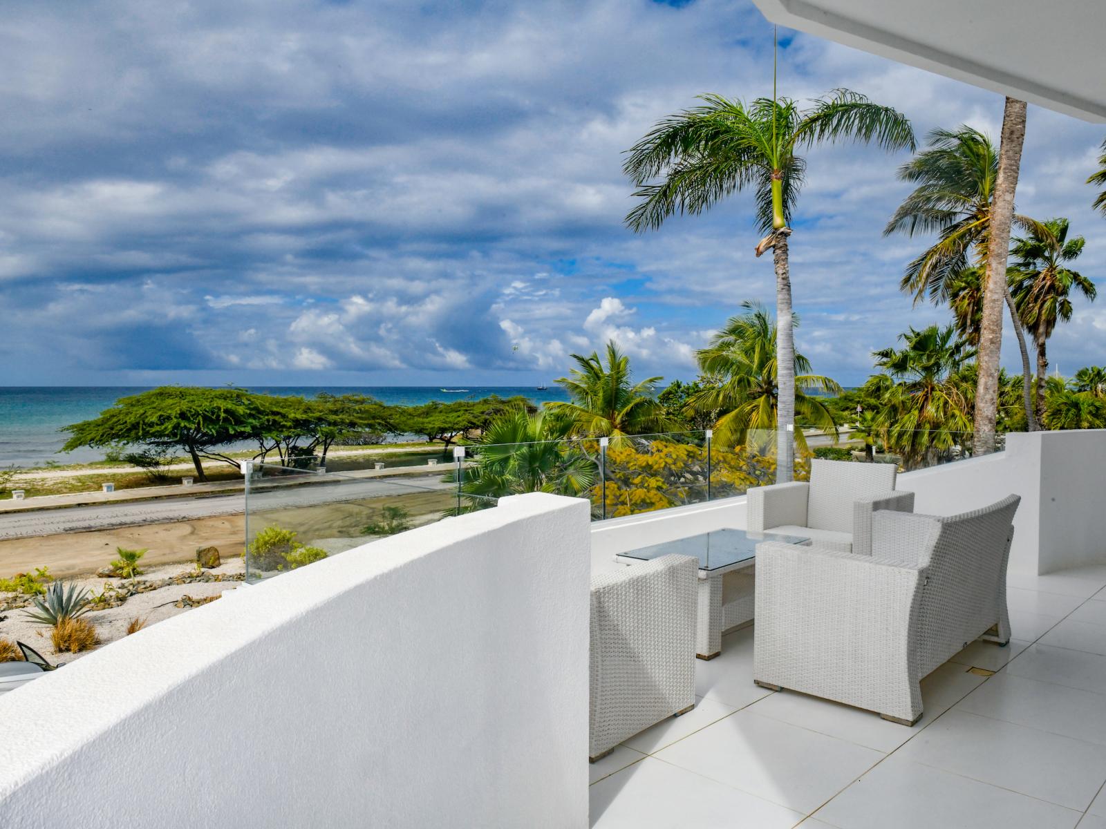 Escape to our balcony retreat, where panoramic ocean views and gentle sea breezes invite you to unwind and recharge in complete luxury.