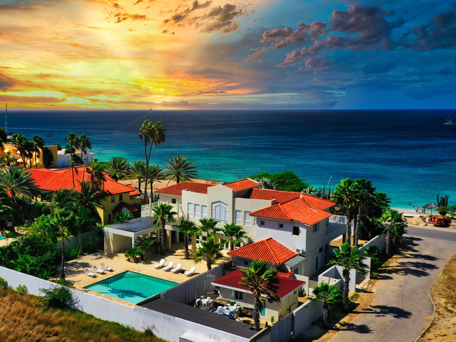 Ocean front villa in Noord Aruba - Swimming Pool - Easy Catalina beach Access - Peaceful Neighborhood