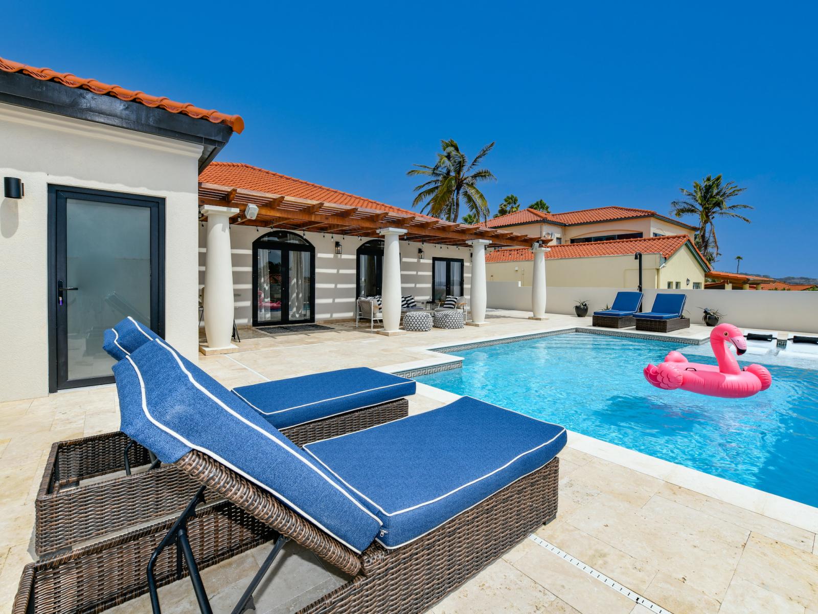 Splendid Pool of the Villa in Noord Aruba - Dive into refreshing poolside escape - Lounge in tranquility by the sparkling waters - Immerse yourself in the cool elegance of our pool - Experience ultimate relaxation in our poolside paradise