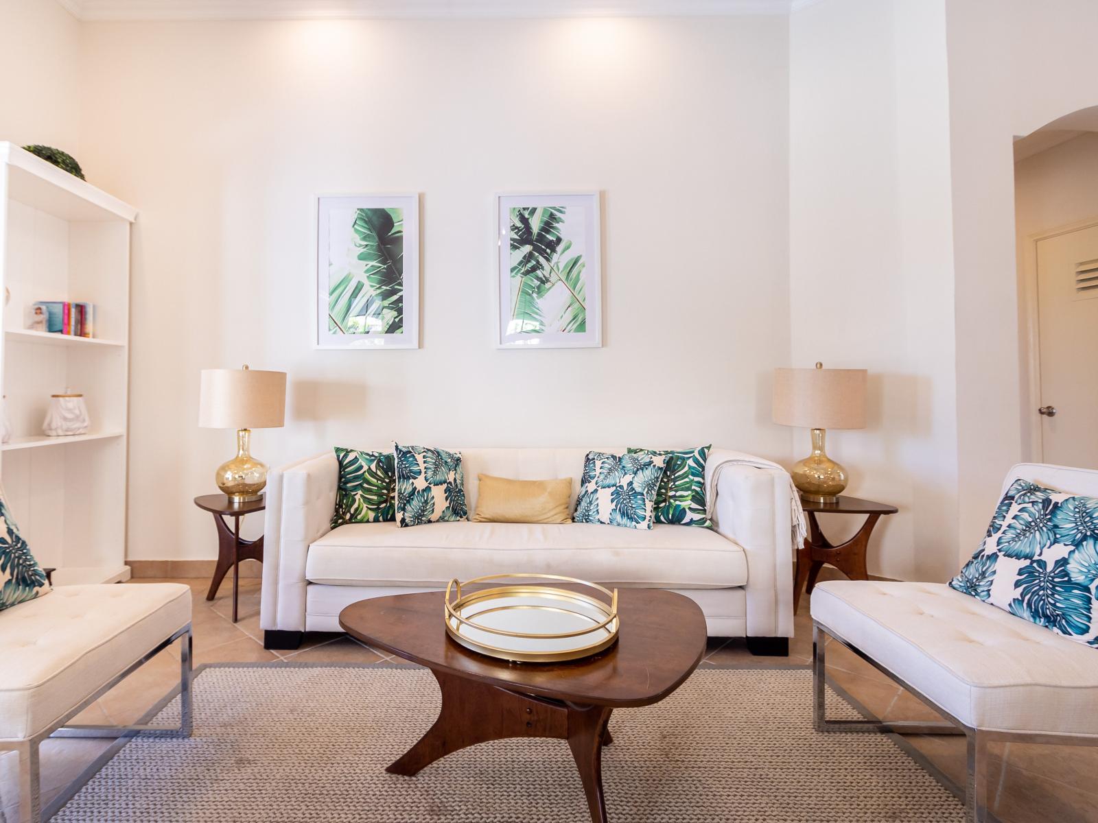 Cozy Living Area of the Villa in Aruba near Palm Beach - Smart TV and Netflix - Elegantly decorated space with a neutral color palette for a timeless appeal - Comfy sofas