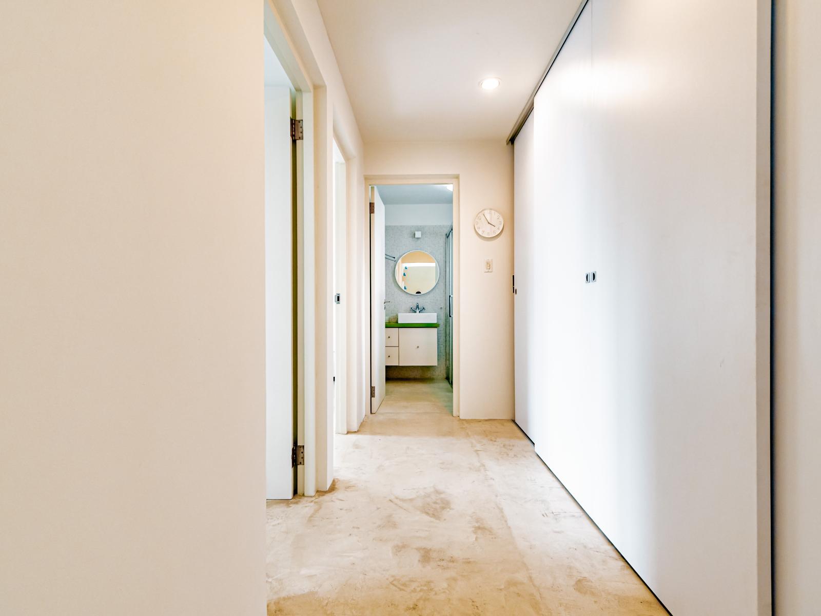 Hallway to other bedrooms