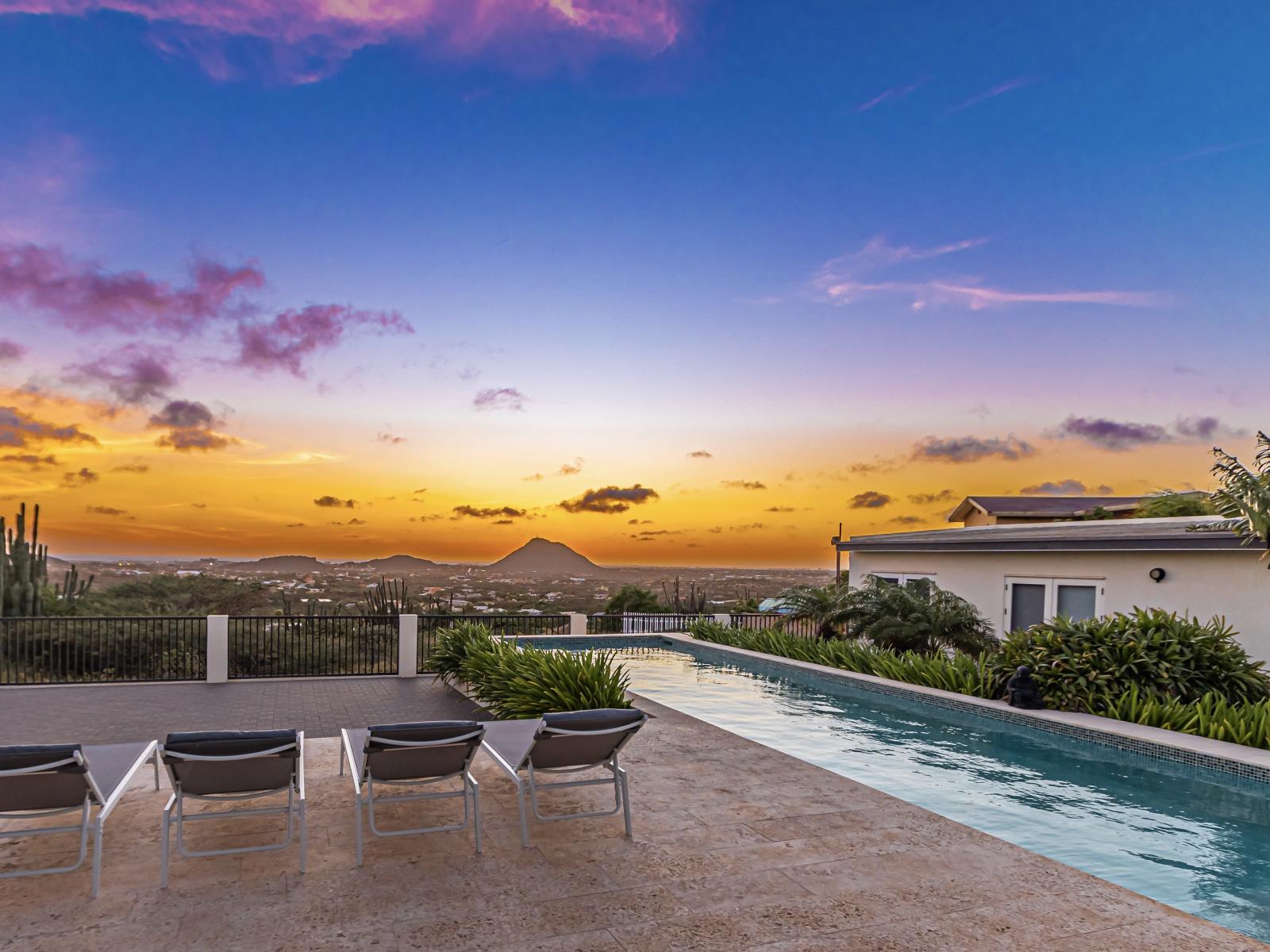 Magnificent Home in Santa Cruz Aruba - Great sunset views - Relax by the shimmering poolside oasis - Lounge in tranquility