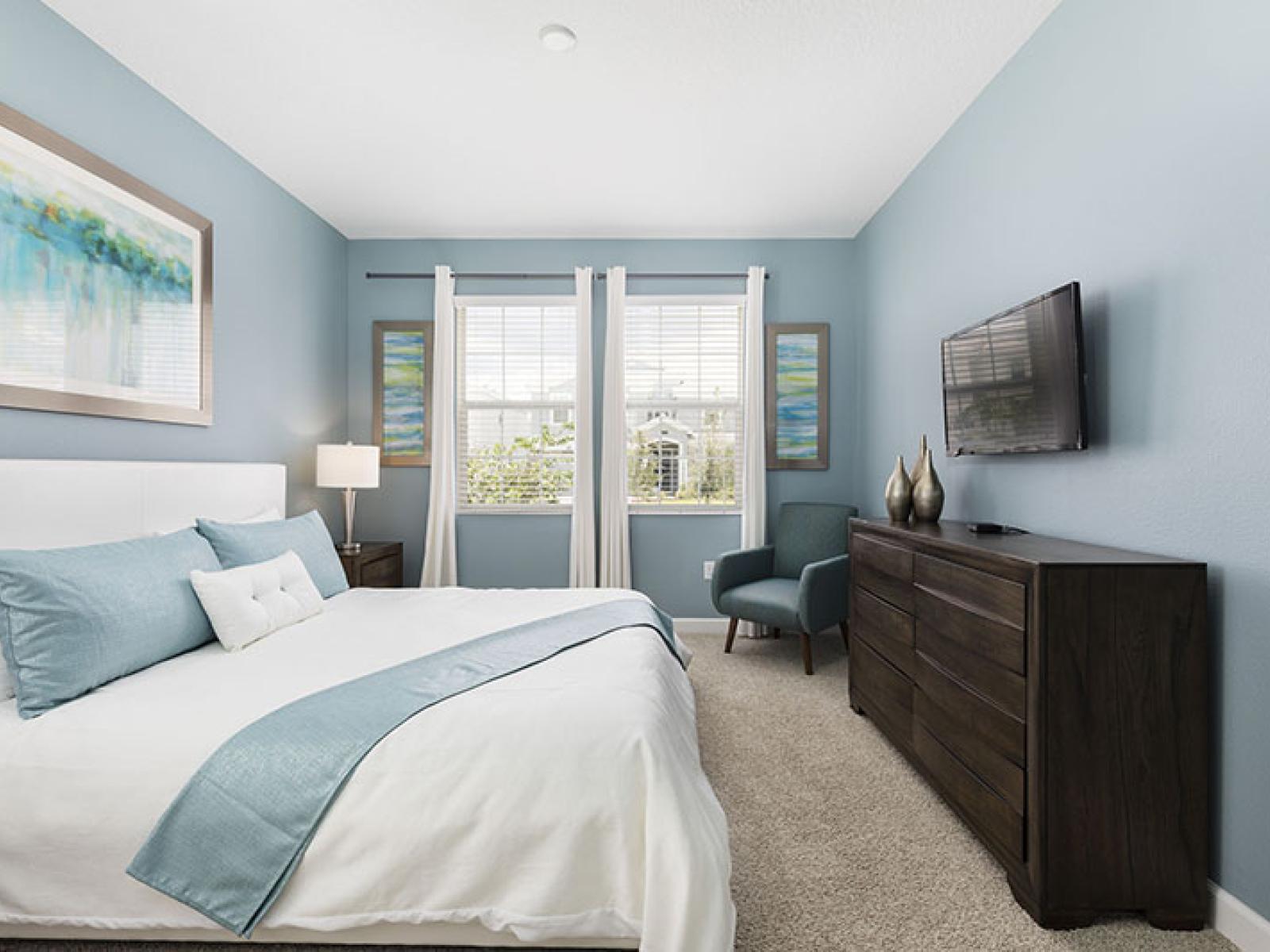 Comfy Bedroom of the Home in Davenport Florida - Step into amazing bedroom retreat, where comfort meets style - Well-appointed bedroom with neutral tones for a calming atmosphere - Smart TV and Netflix