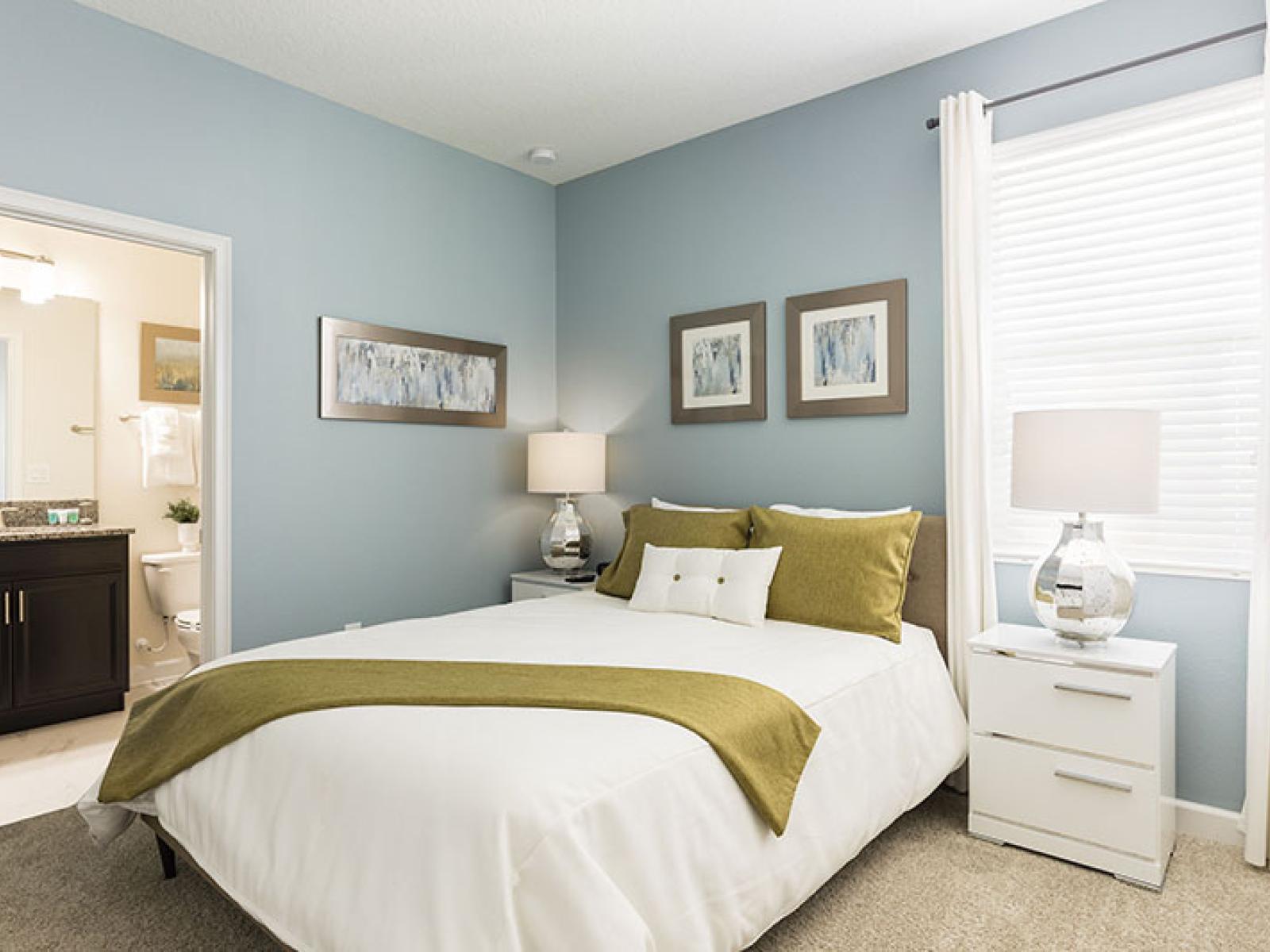 Deluxe Bedroom of the Home in Davenport Florida - Comfy Double bed - Bedroom with a cozy ambiance, blending comfort and aesthetics - En-suite bathroom for privacy