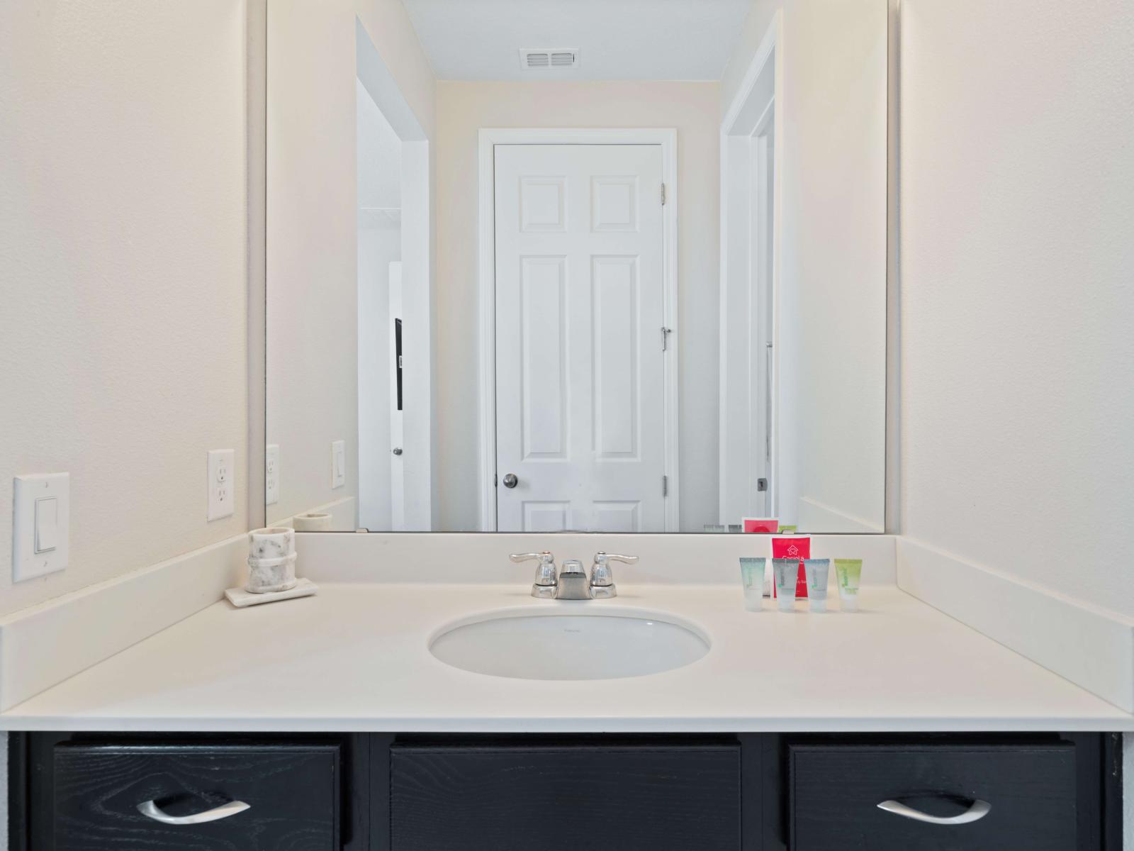 Bedroom 3 with a bathtub and shower combo