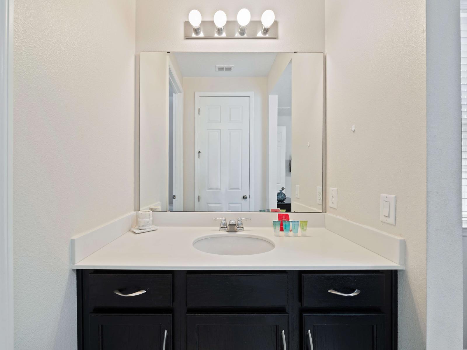 Bedroom 3 with a bathtub and shower combo