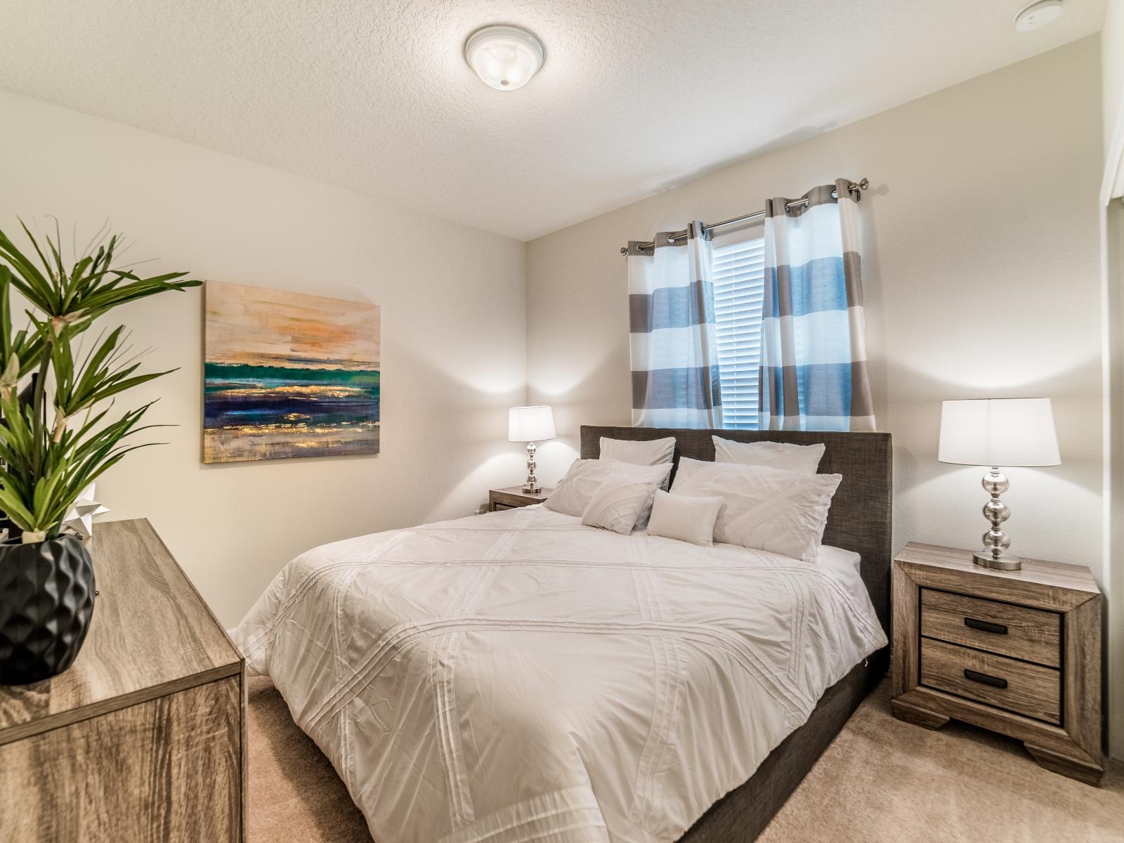 Magnificent Bedroom of the townhouse in Kissimmee, Florida - Comfy refuge with a plush double bed, perfect for relaxation - Soft lighting for a tranquil mood -  Minimalistic Approach giving clean space to relax