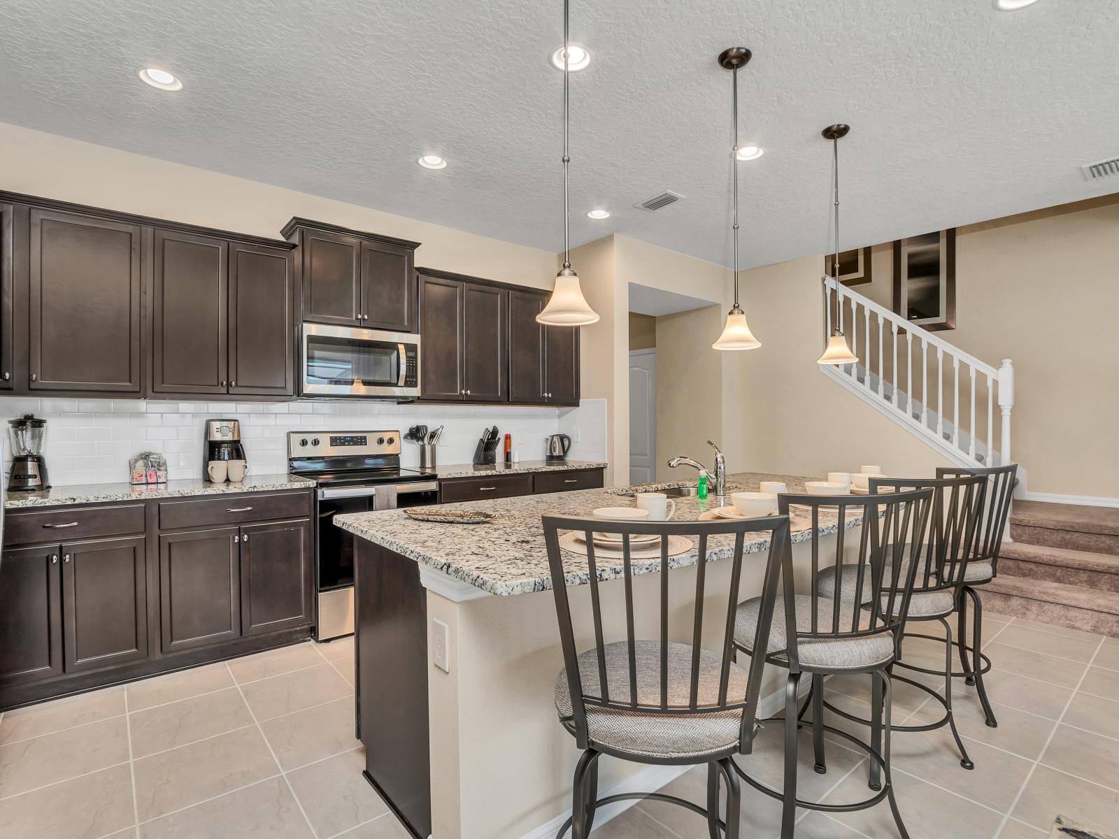 Kitchen with breakfast bar