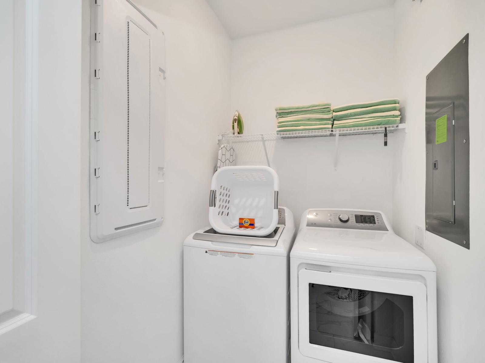 Laundry area of the townhouse in Kissimmee Florida - Experience the convenience of equipped laundry area - Allowing to refresh your clothes at your own pace