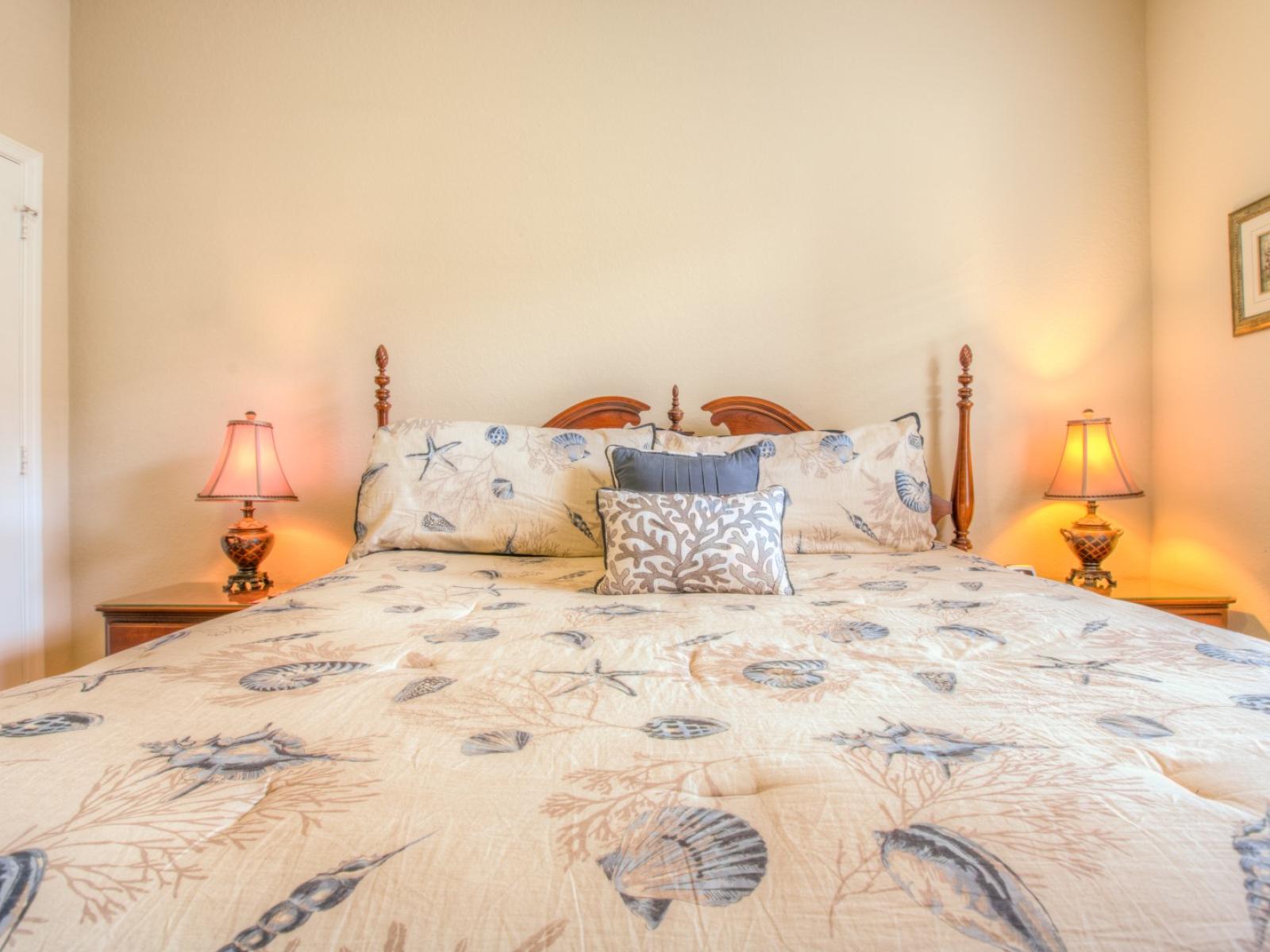 Enchanting Bedroom of the Apartment in Orlando Florida - Cozy King Size Bed - Luxurious bedding for a restful night's sleep - Spacious bedroom offering comfort and style