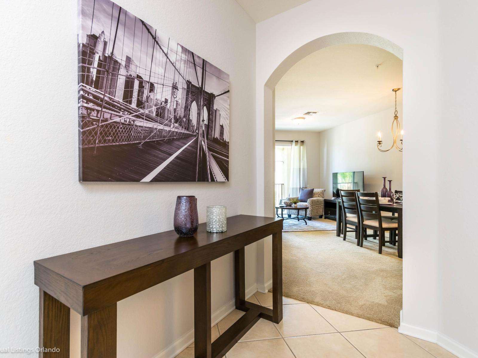 Welcoming condo in Orlando Florida - Stylish, contemporary furnishings enhancing the aesthetic - Cozy and inviting atmosphere with warm earthy tones - Well-planned layout maximizing comfort and functionality