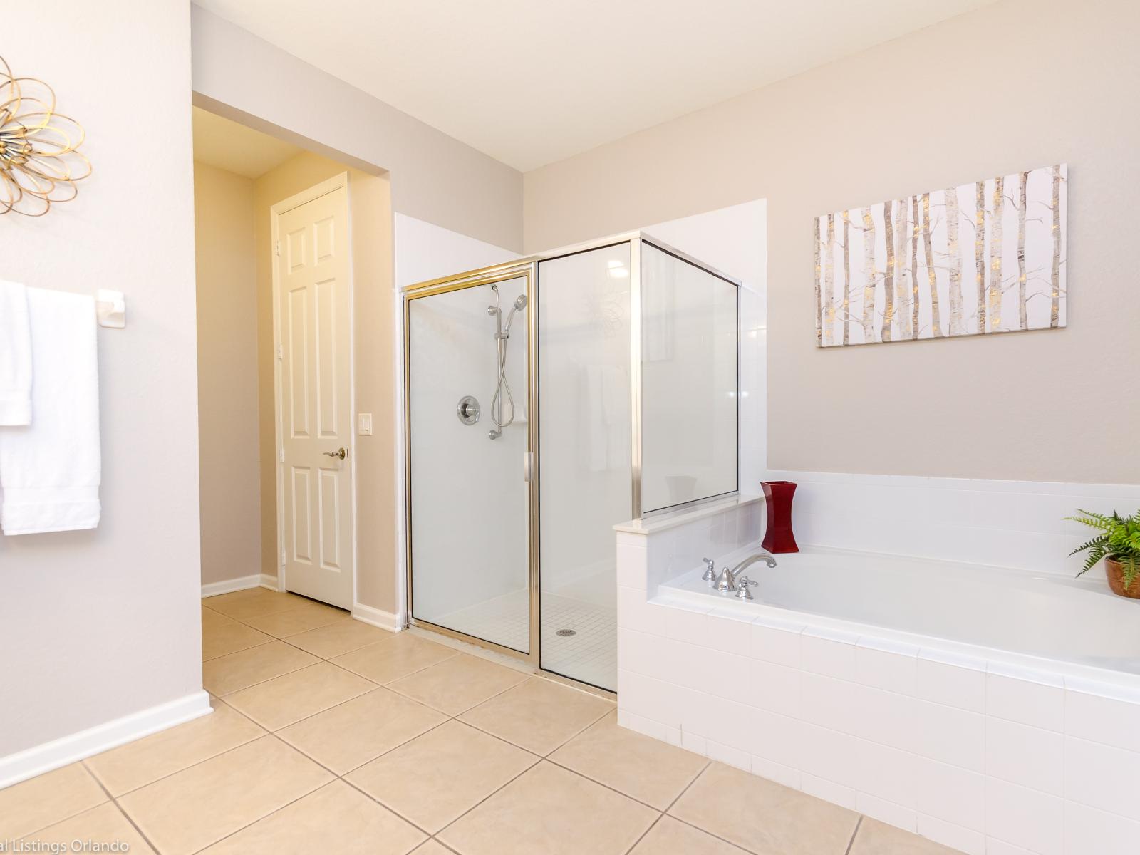 Experience the epitome of relaxation in Vista Cay Resort's bath tub and shower room – where indulgence and rejuvenation intertwine to create a haven of serenity and comfort. Wash away the cares of the day and embrace the luxury of self-care.