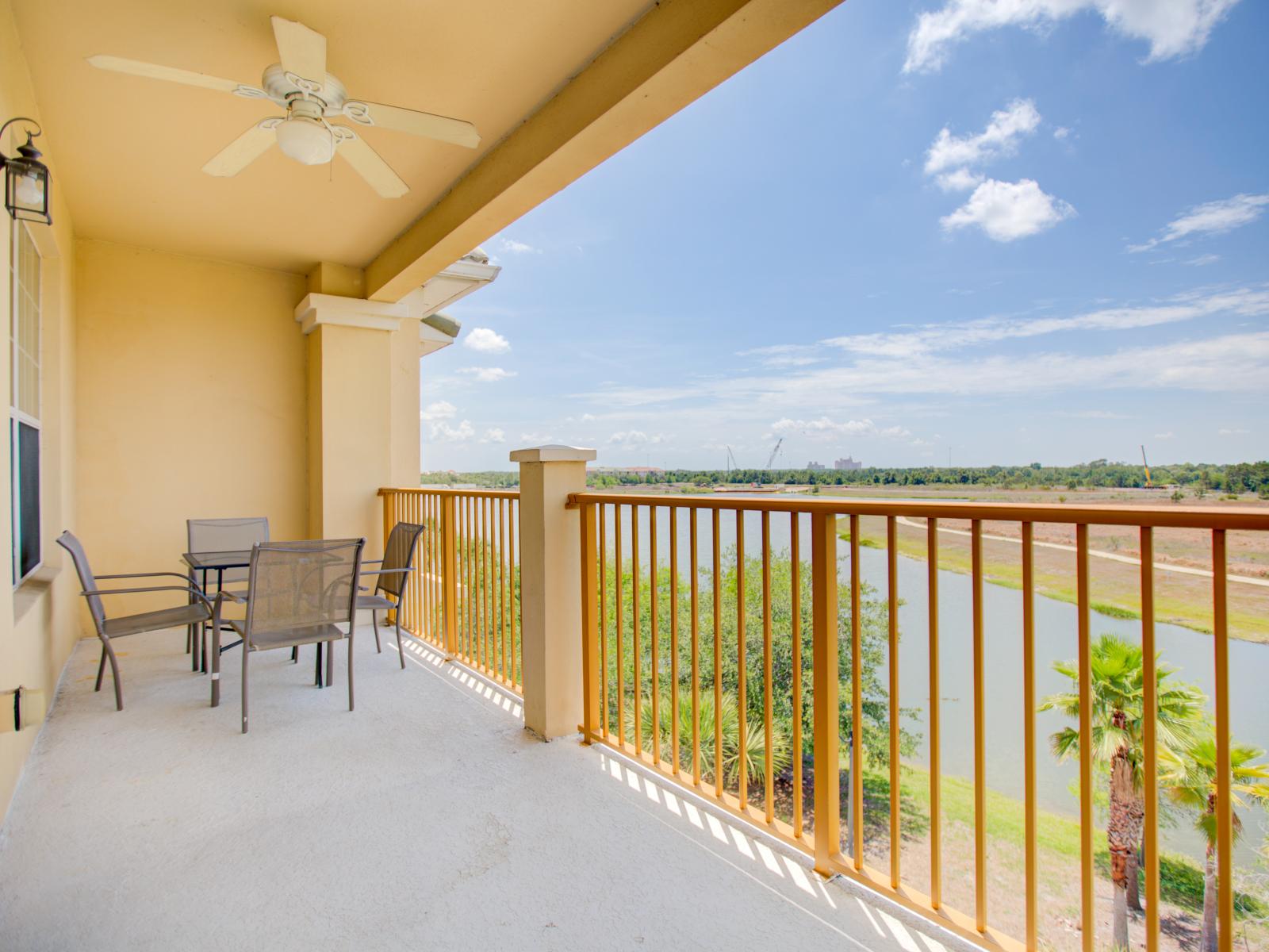 - Panoramic private balcony of the condo in Orlando - Providing a cozy sitting space with 4 persons dinning - Lush views and open skies invite moments of serenity and connection with nature. - Step outside and let the world unfold before you.