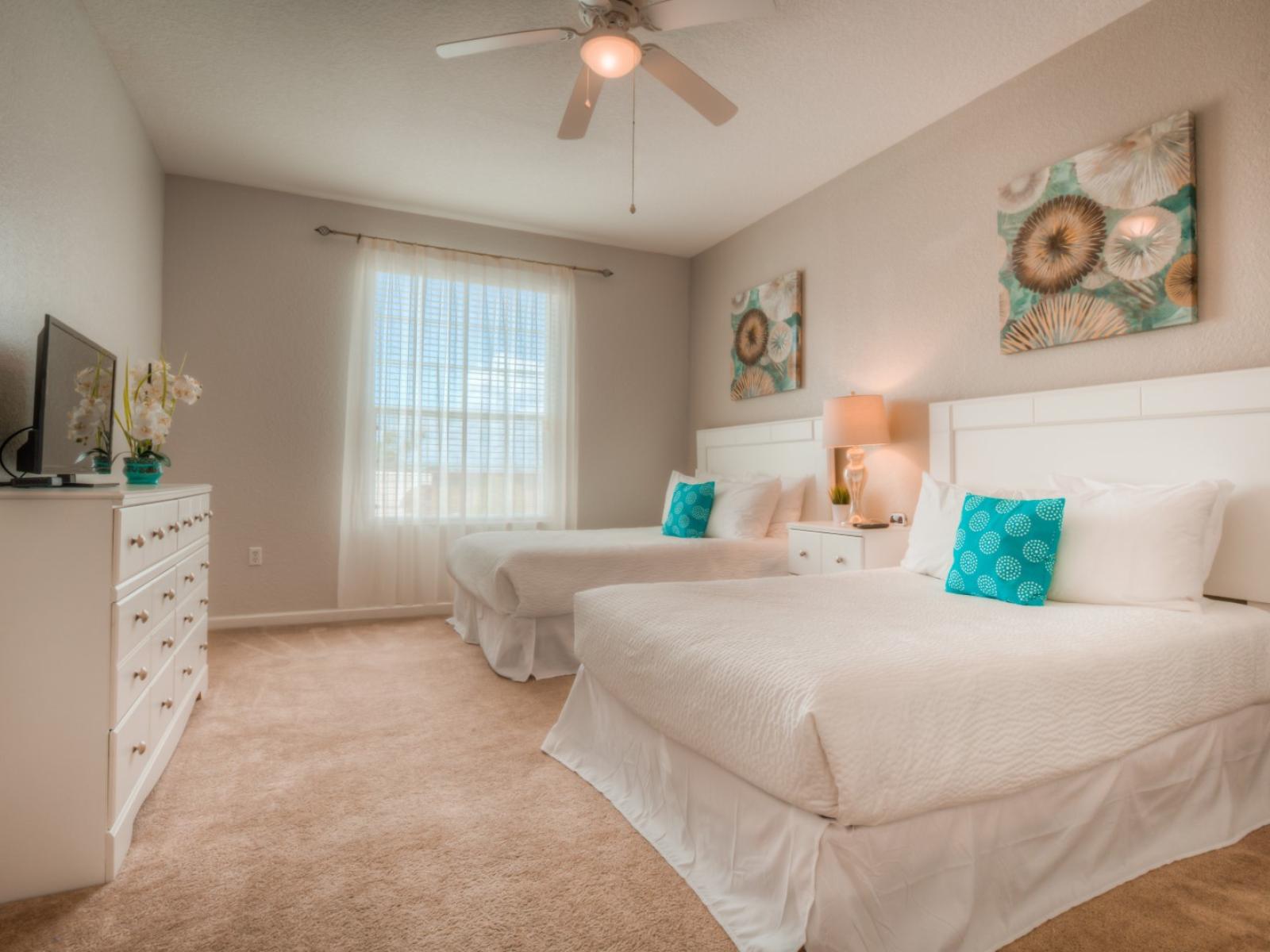 Relax and unwind in our cozy bedroom of the condo in Orlando - completed with two comfortable beds with neat and clean linen - Offering plenty of space for a peaceful night's rest - For entertainment smart TV and Netflix available