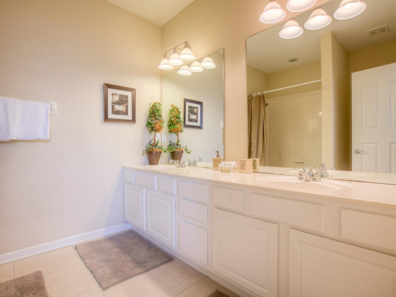 Big and spacious bathroom with enough space to experience a hassle-free vacation.