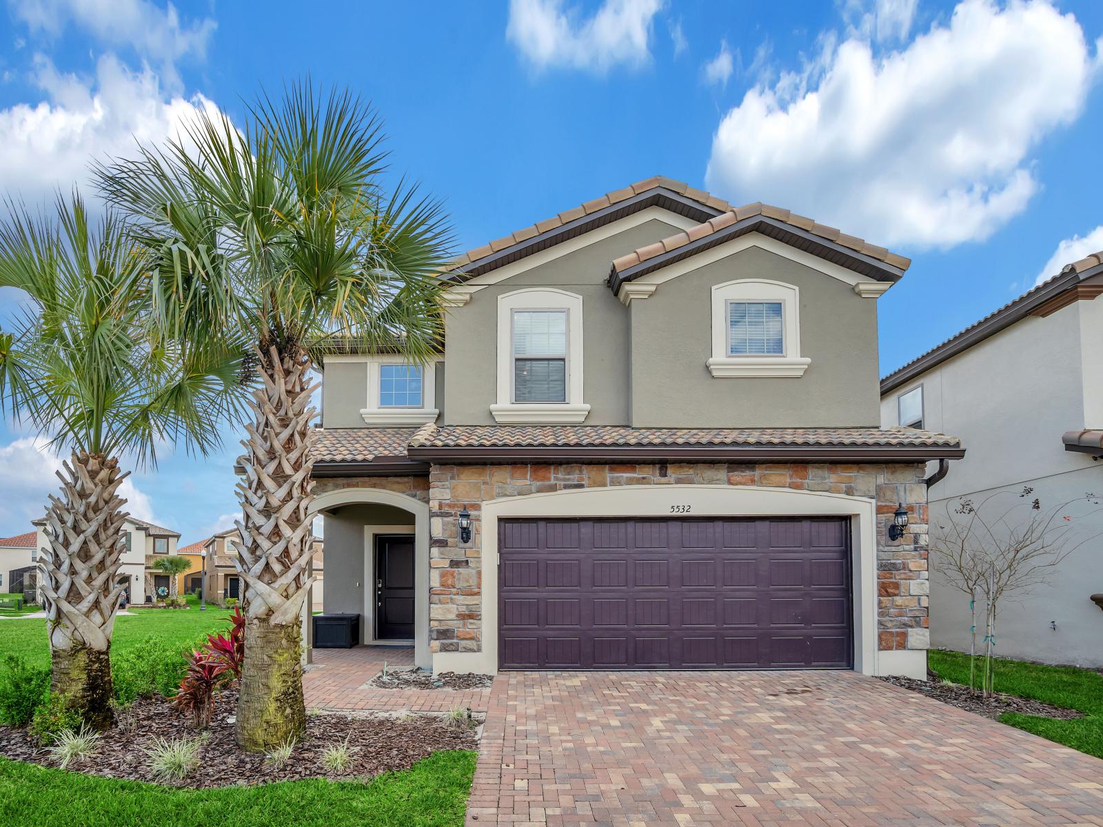 Captivating exterior of the home in Davenport Florida - Feel the warmth of hospitality at this home - Inviting you to a cozy and stylish retreat - Begin your journey in elegance at entrance