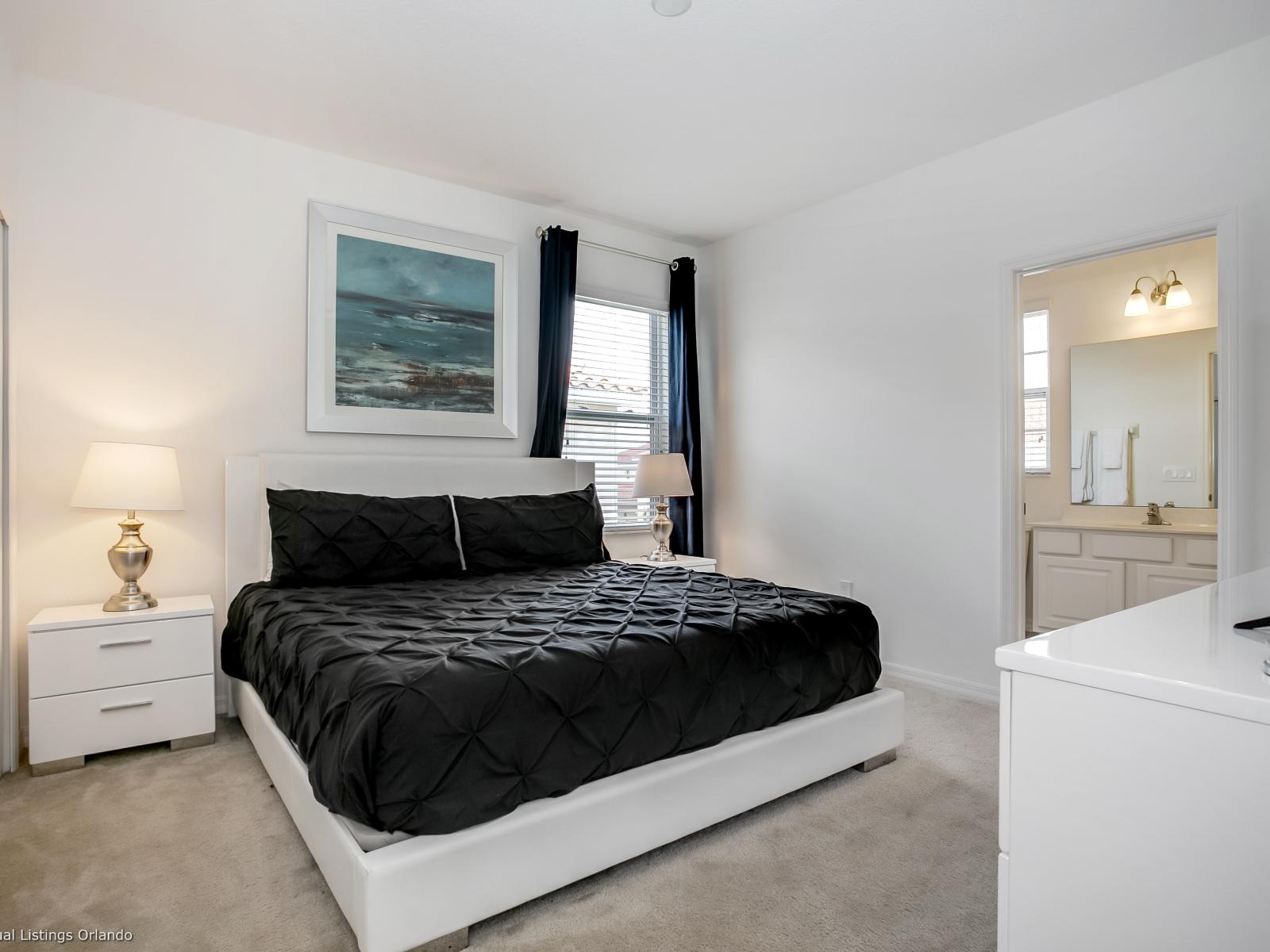 Eminent Bedroom of the Apartment in Florida - Luxurious bedding for a restful night's sleep - Smart TV and Netflix - Attached Bathroom for privacy and comfort