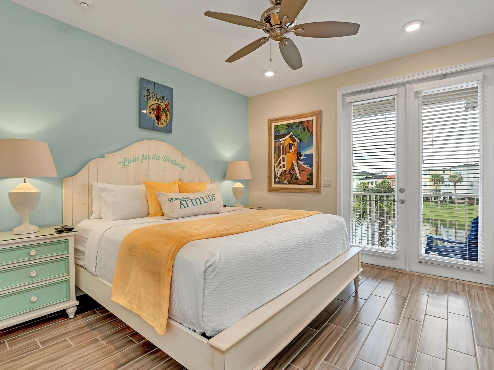 Captivating bedroom of the cottage in Kissimmee Florida - Discover serenity and comfort in bedroom haven - Every detail invites relaxation and renewal - Easy access to outdoors