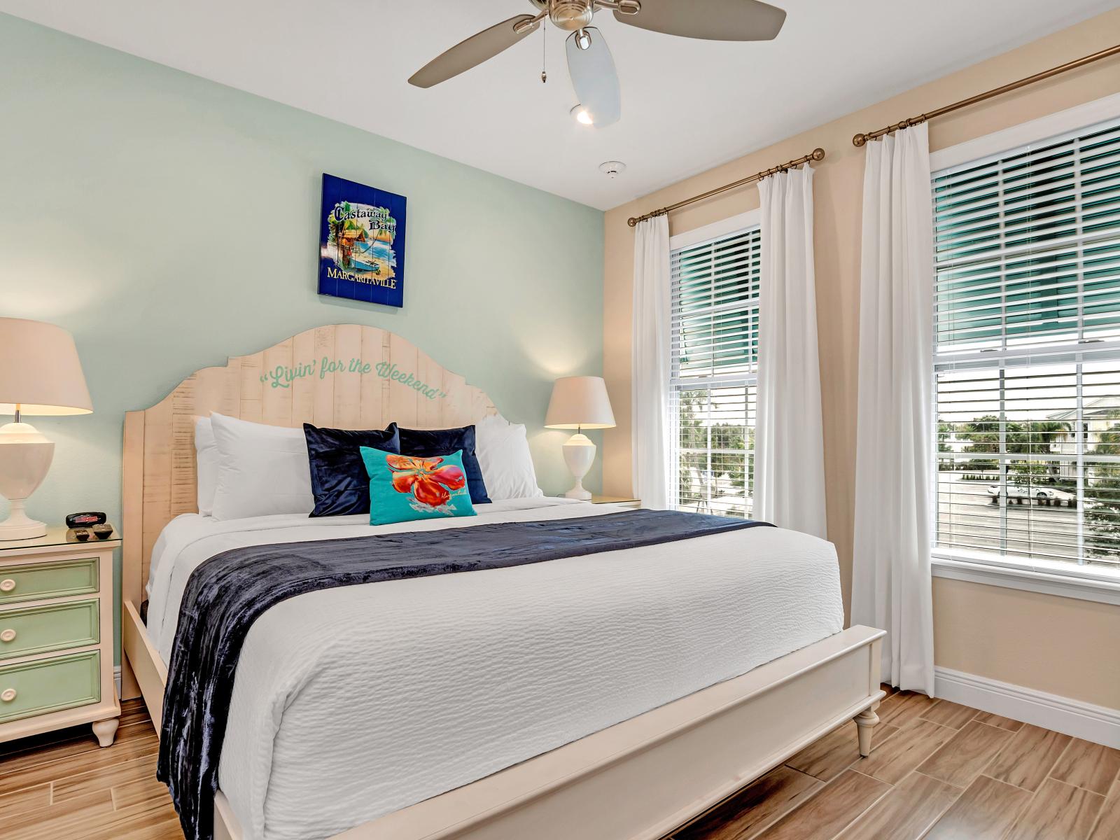 Serene bedroom of the cottage in Kissimmee Florida - Experience the tranquil and invigorating - Perfect blend of comfort and serenity. - Bedroom with a cozy ambiance, blending comfort and aesthetics