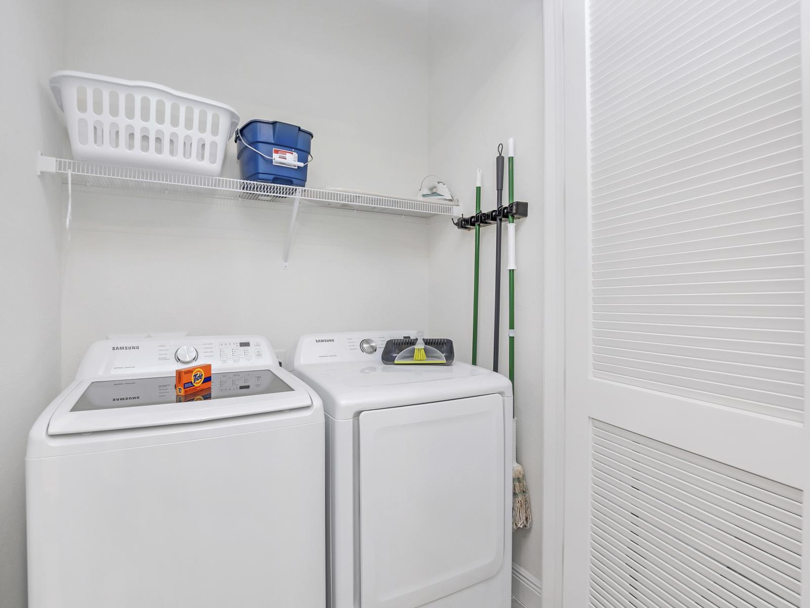 - Laundry area of the cottage in Florida - Laundry Made Easy - Experience the convenience of equipped laundry area - Allowing you to refresh your clothes at your own pace during your stay