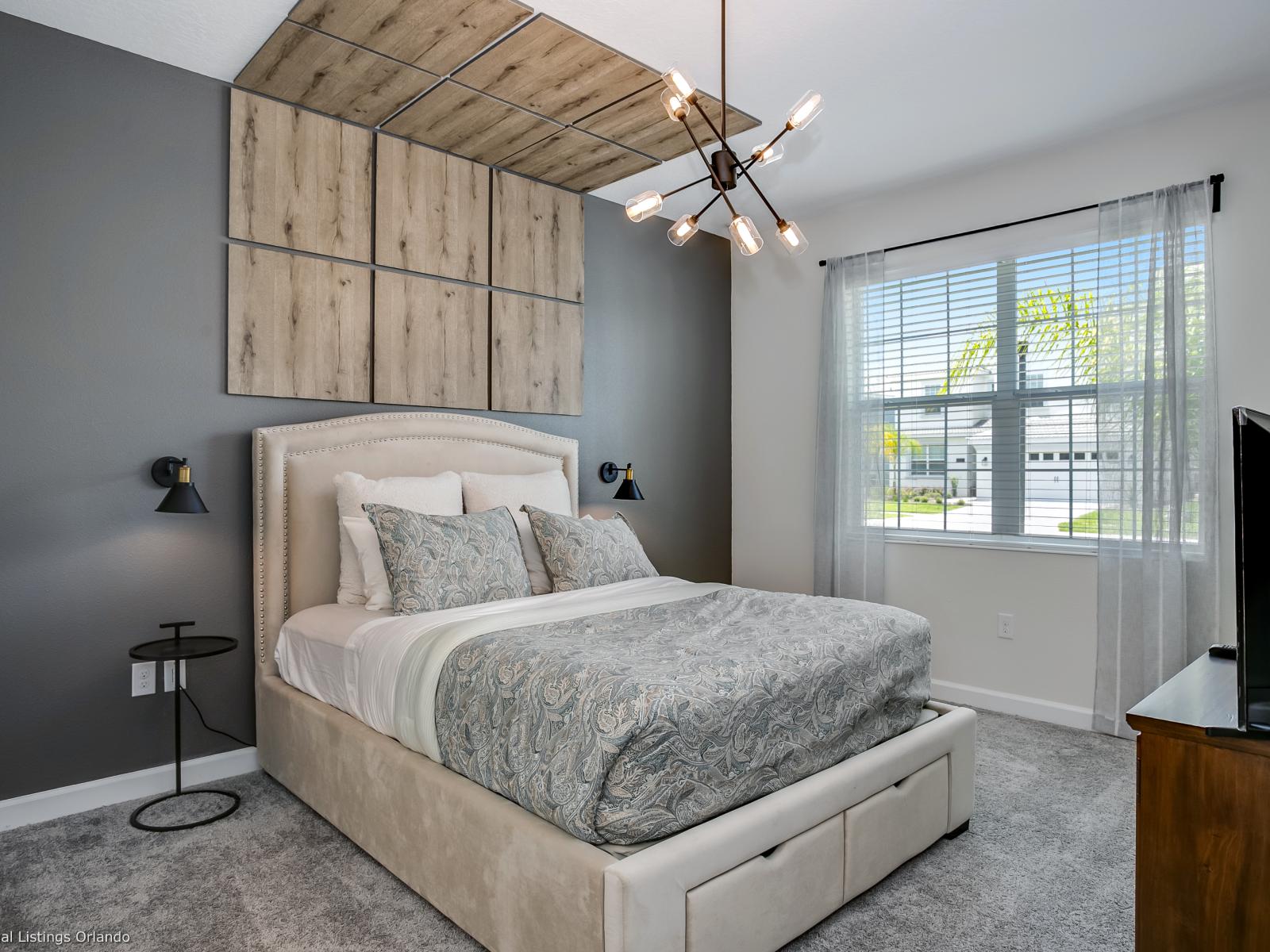 - Rustic Bedroom of the Home in Florida - The bedroom with wooden accents at exudes charm and warmth - Smart TV and Netflix - Stylish, contemporary furnishings enhancing the aesthetic