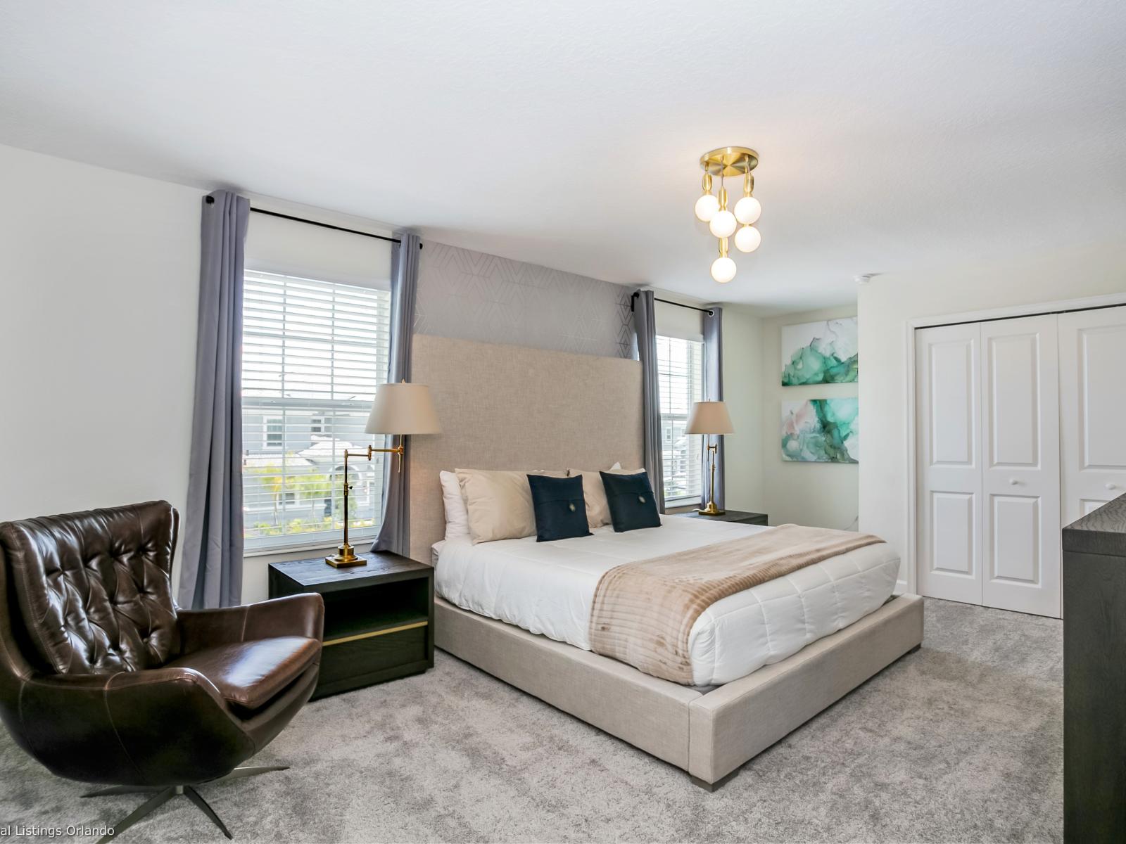 - Comfy Bedroom of the Home in Florida - Spacious bedroom offering comfort and style - Smart TV and Netflix - Luxurious bedding for a restful night's sleep