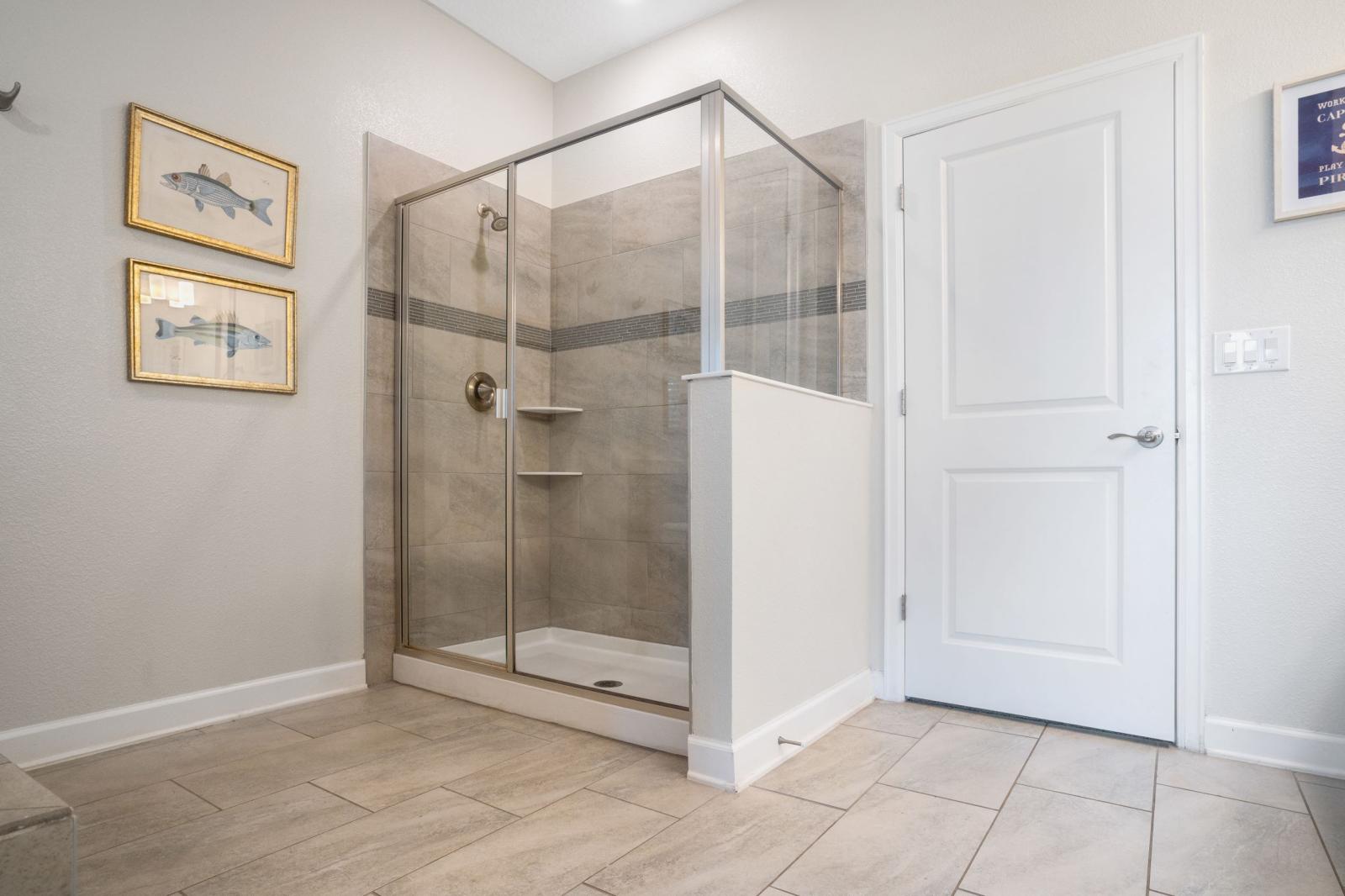 King En-Suite (Full Bath) w/Large Glass Shower Stall