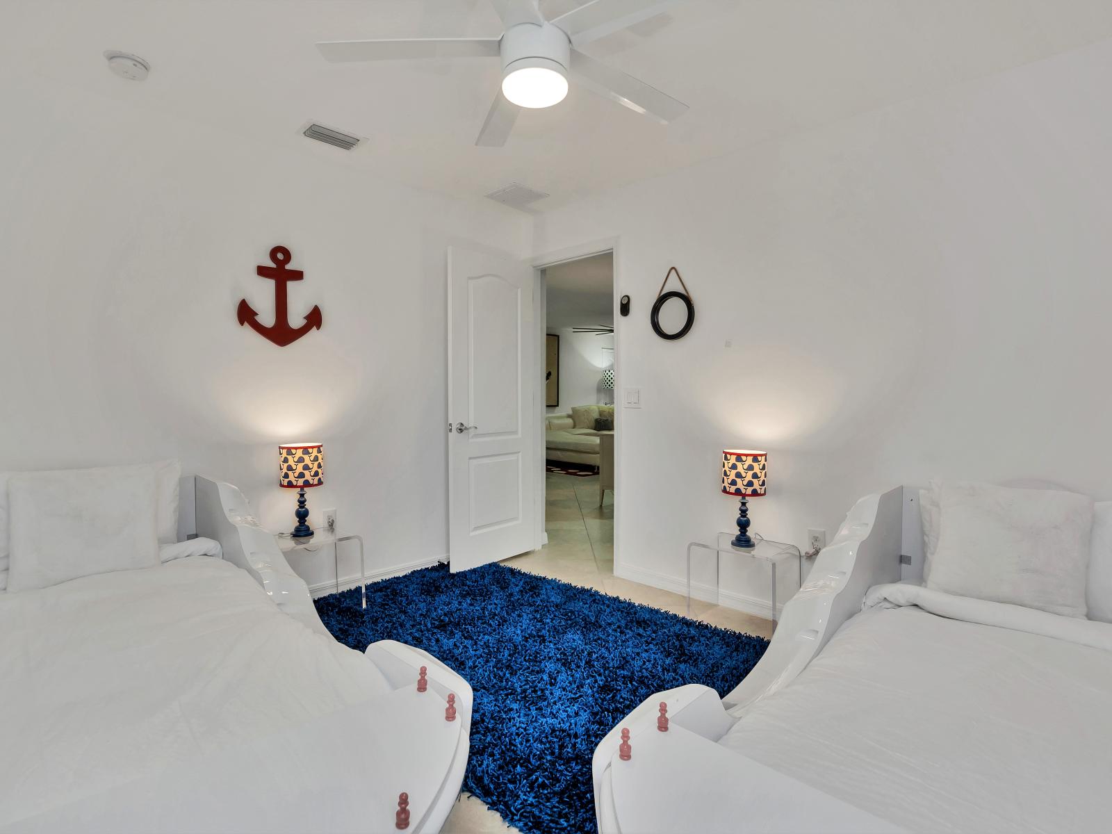 Kids room with 2 single "boat" beds