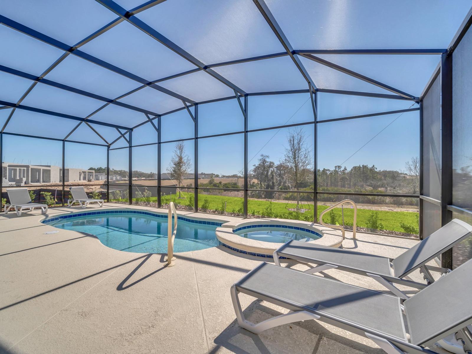 Stunning private pool of the home in Florida - Enjoy leisurely moments in inviting pool area - Lounge in tranquility by the sparkling waters - Immerse yourself in the cool elegance of pool