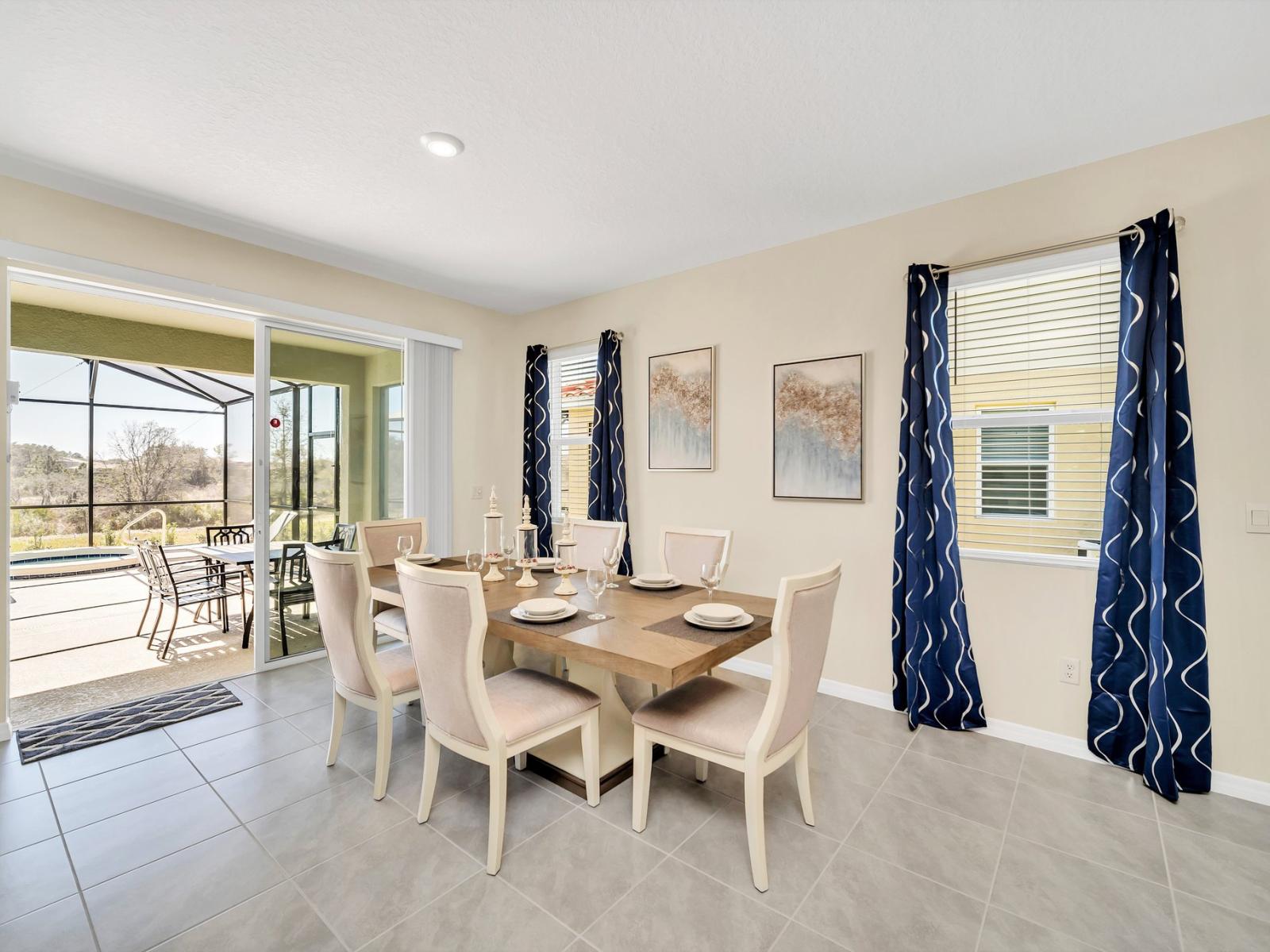 Elegant dining area of the home in Florida - 6 persons dining - Sophisticated design with a blend of modern and classic elements - Understated elegance with a focus on clean lines and sleek design