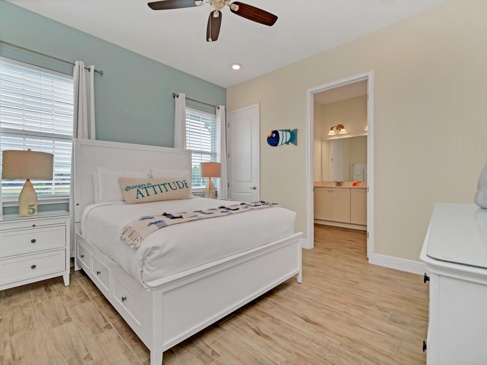 - Comfy bedroom  of the cottage in Reunion Florida - Unwind in serene and cozy bedroom - Designed for your ultimate relaxation  - Attached bathroom for convenience and privacy - Sink into plush comfort and let the soothing ambiance