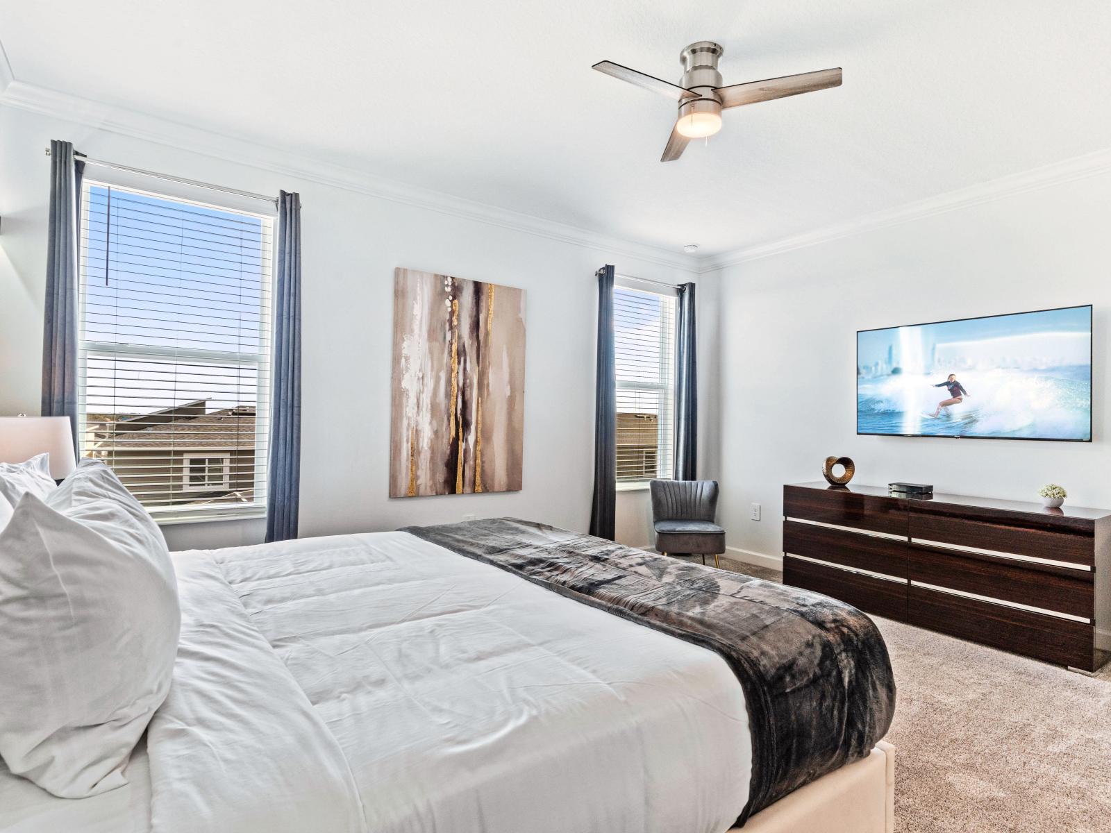 Relaxing Bedroom of the Home in Davenport Florida - Lay your head and escape the world while relaxing to this comfy bed - Smart TV and Netflix - Inviting bedroom with a soothing color palette for a tranquil feel