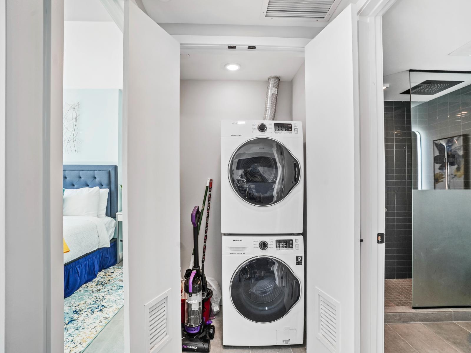 In-unit stacked washer/dryer - You can use the washer/dryer stacked in the unit, so you can do laundry at your own convenience anytime.