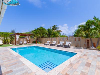 Topaz Pearl! Private Pool * BBQ * 2 min from Palm Beach!