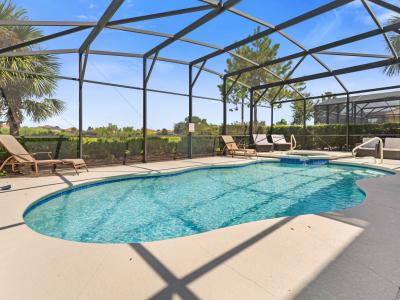 Stunning private pool area of the home in Davenport Florida - Embrace the beauty of outdoor swimming pool - A retreat that sets the stage for a memorable stay - Enjoy leisurely moments in inviting pool area