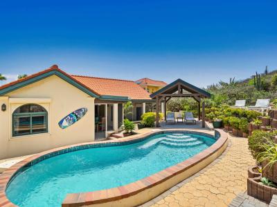 5BR VILLA! PRIVATE POOL! 3 MIN TO BEACH!