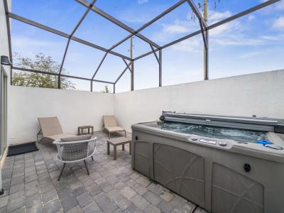 New Townhome with Hot tub! Near Disney World! Near Restaurants!