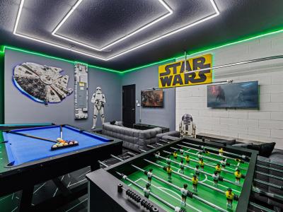 Cinema Room • Game Room • Private Pool • Minutes from Disney! Modern*Luxury Retreat