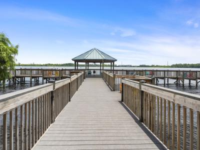 Lake View * Renovated * 6 Miles to Disney
