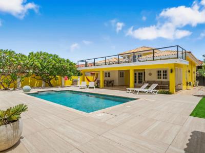 PRIVATE POOL * ROOFTOP TERRACE * BBQ GRILL