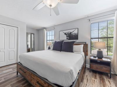Bedroom 6 with a king size bed and a private bathroom