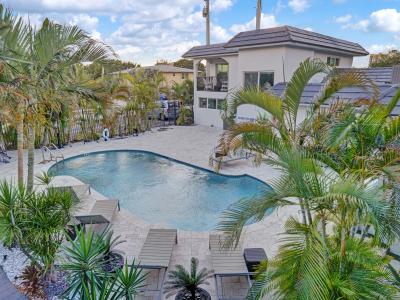 Bright Beachside Getaway Apt #8