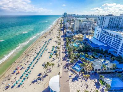 Lovely 1BR w/ Parking Space & Walk to the Beach #7