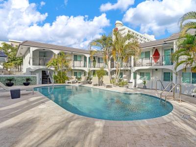 Bright Beachside Getaway Apt #9