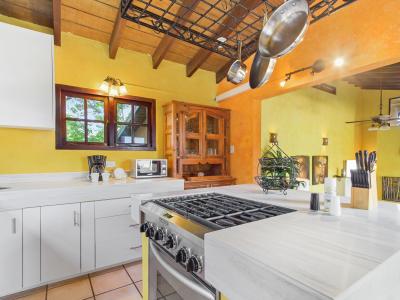 Newly remodeled fully equipped kitchen 