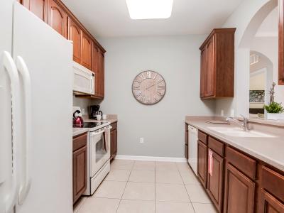 A humble kitchen which gives you a fully finished look and functionality