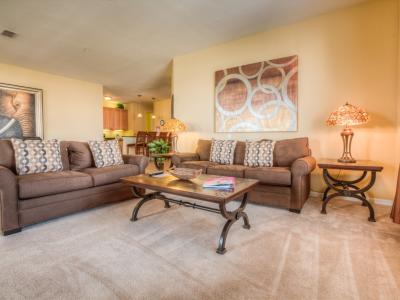 Luxurious 3 Bed/2 Bath Vista Cay Condo!