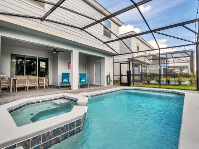 Newly Built 6BR Home w/Private Pool, 15min to Disney! *FREE Resort/ Water Park*